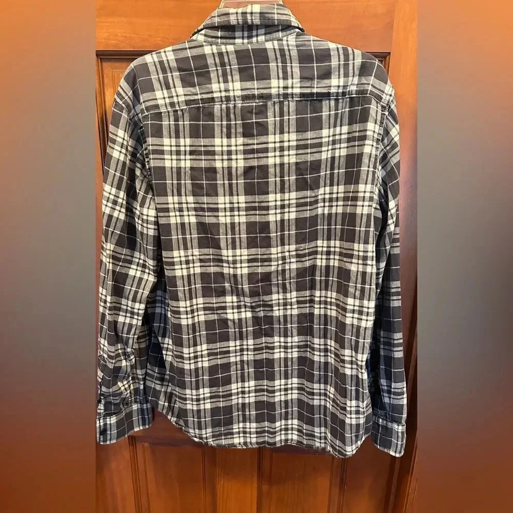 American Eagle Athletic fit size large men’s plaid button up